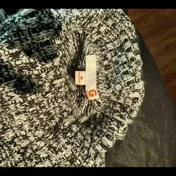 💥💥2/20$ new pretty  knit dress - Picture 3 of 3